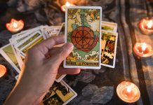 How to Read Tarot Cards: The Best Guide For Beginners