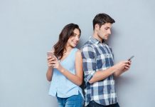 How To Flirt With A Guy Over Text? – Flirty Text Examples