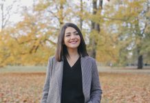 A Guide to Taking the Best Dating Profile Picture