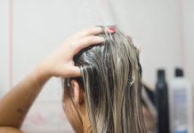 Baking Soda for Your Hair: Wash and Clarify in Easy Steps