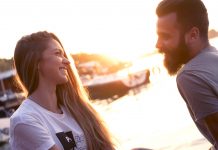 How to Tell if Someone Is Attracted to You